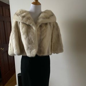 Vintage White Mink fur capelet!!